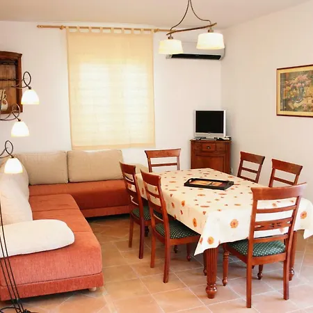 Homestay szállás Apartman Marina *